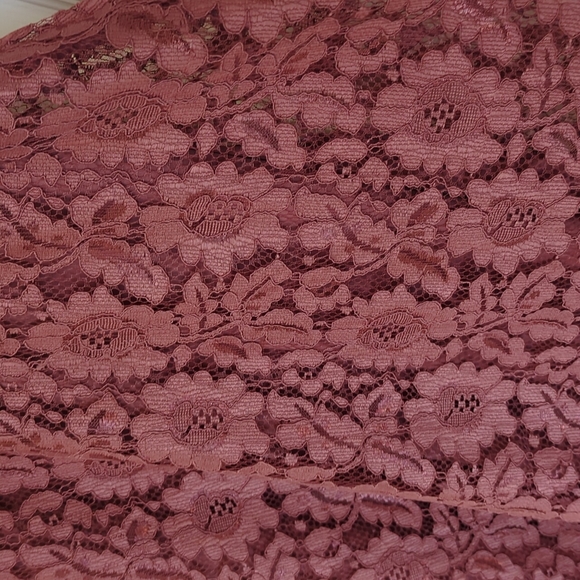 Lace Dress - Picture 4 of 6